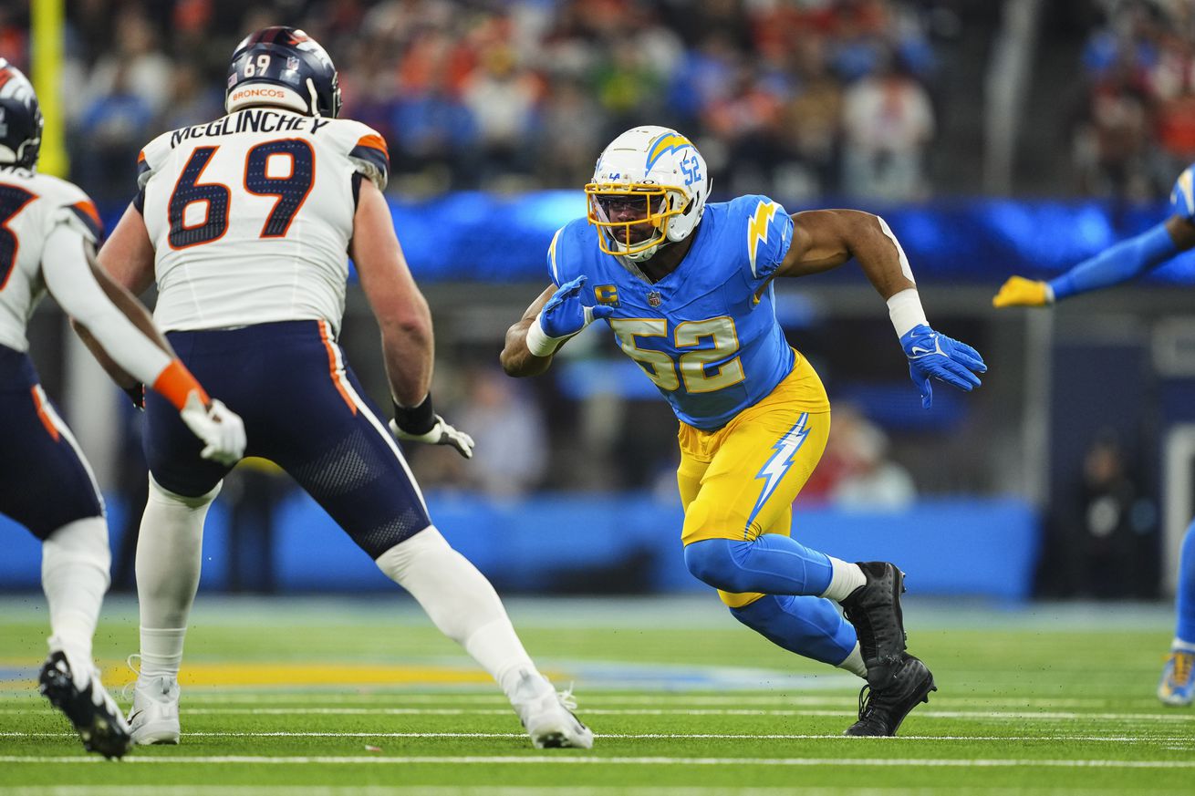 Denver Broncos v Los Angeles Chargers